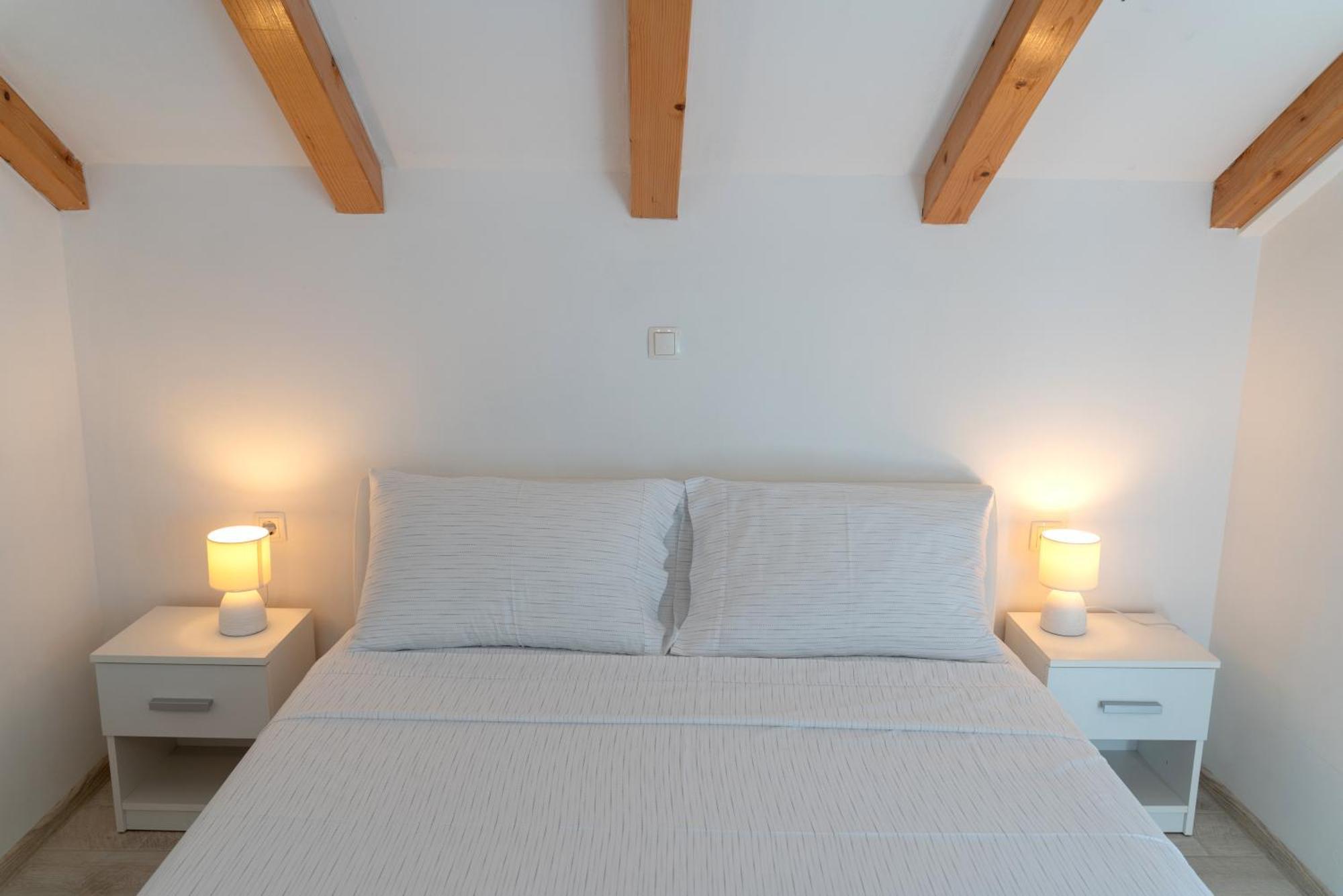 Apartments Srdanovic Omiš Buitenkant foto