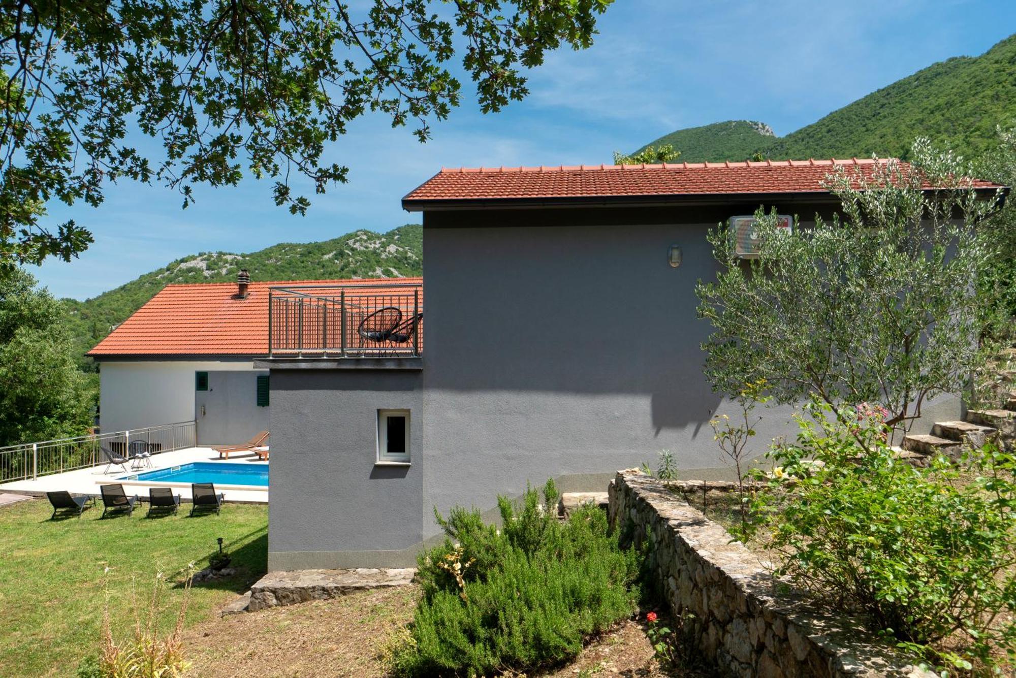 Apartments Srdanovic Omiš Buitenkant foto