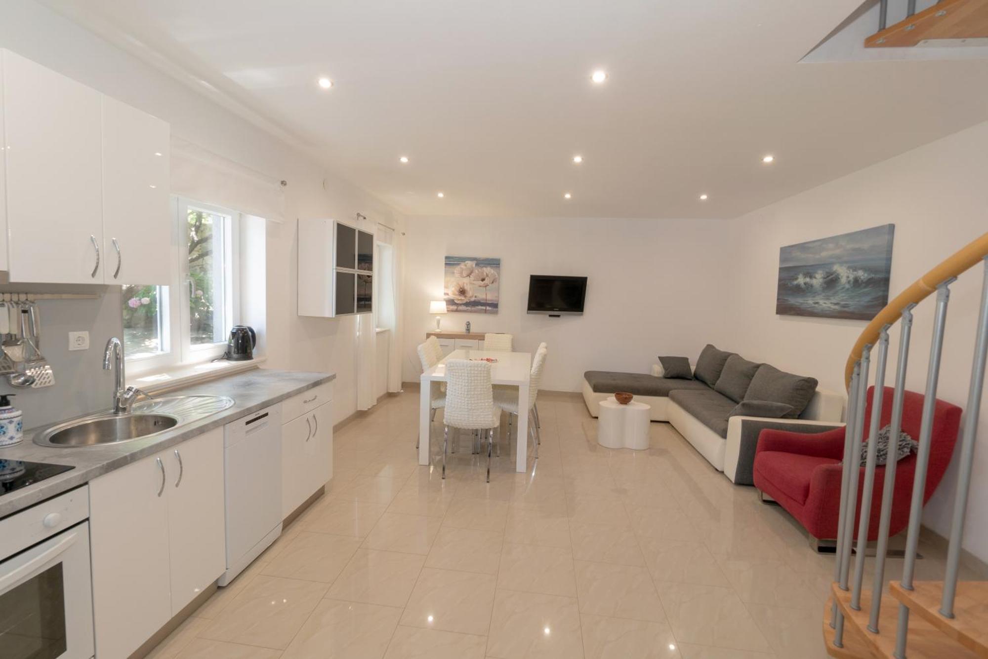 Apartments Srdanovic Omiš Buitenkant foto