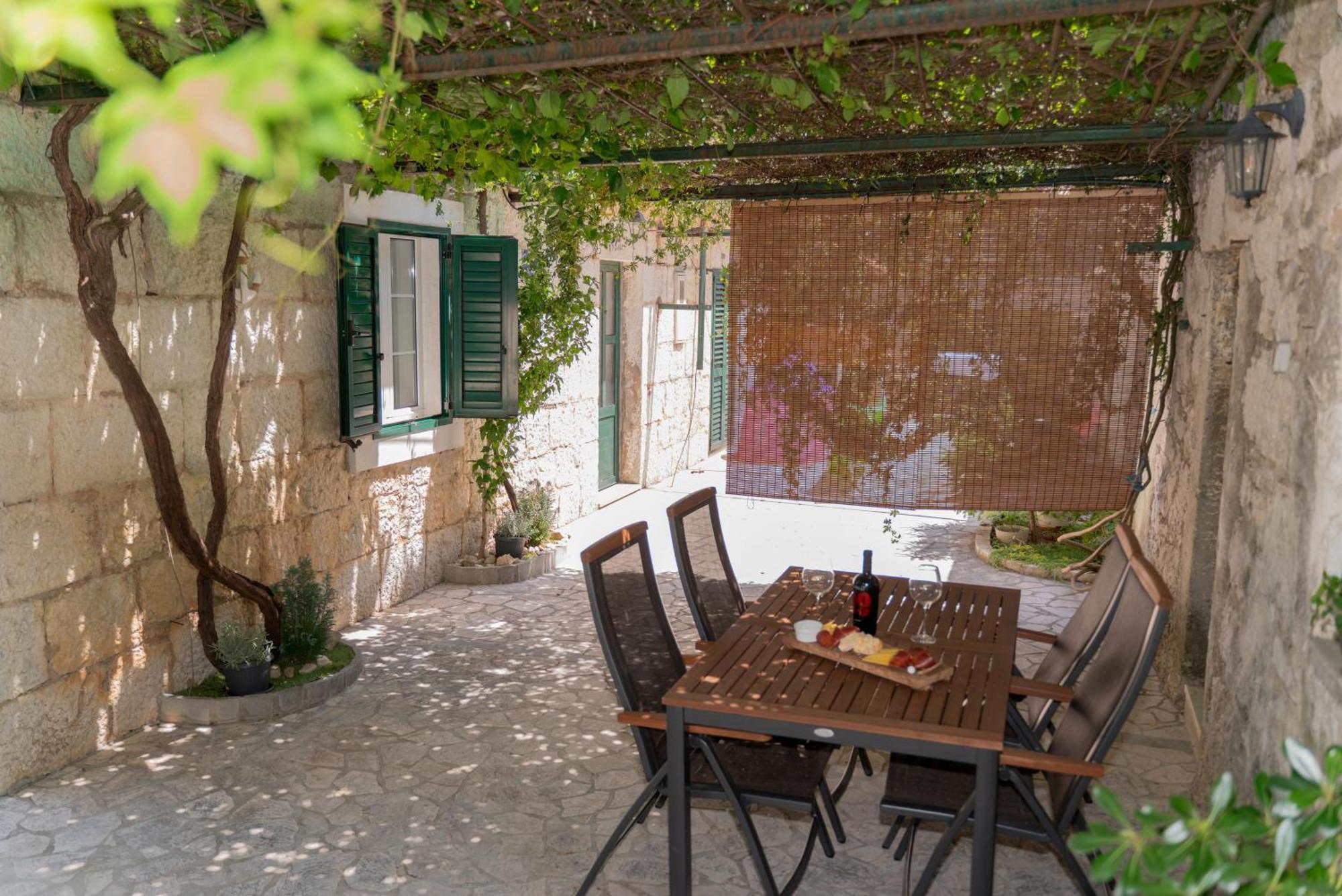 Apartments Srdanovic Omiš Buitenkant foto