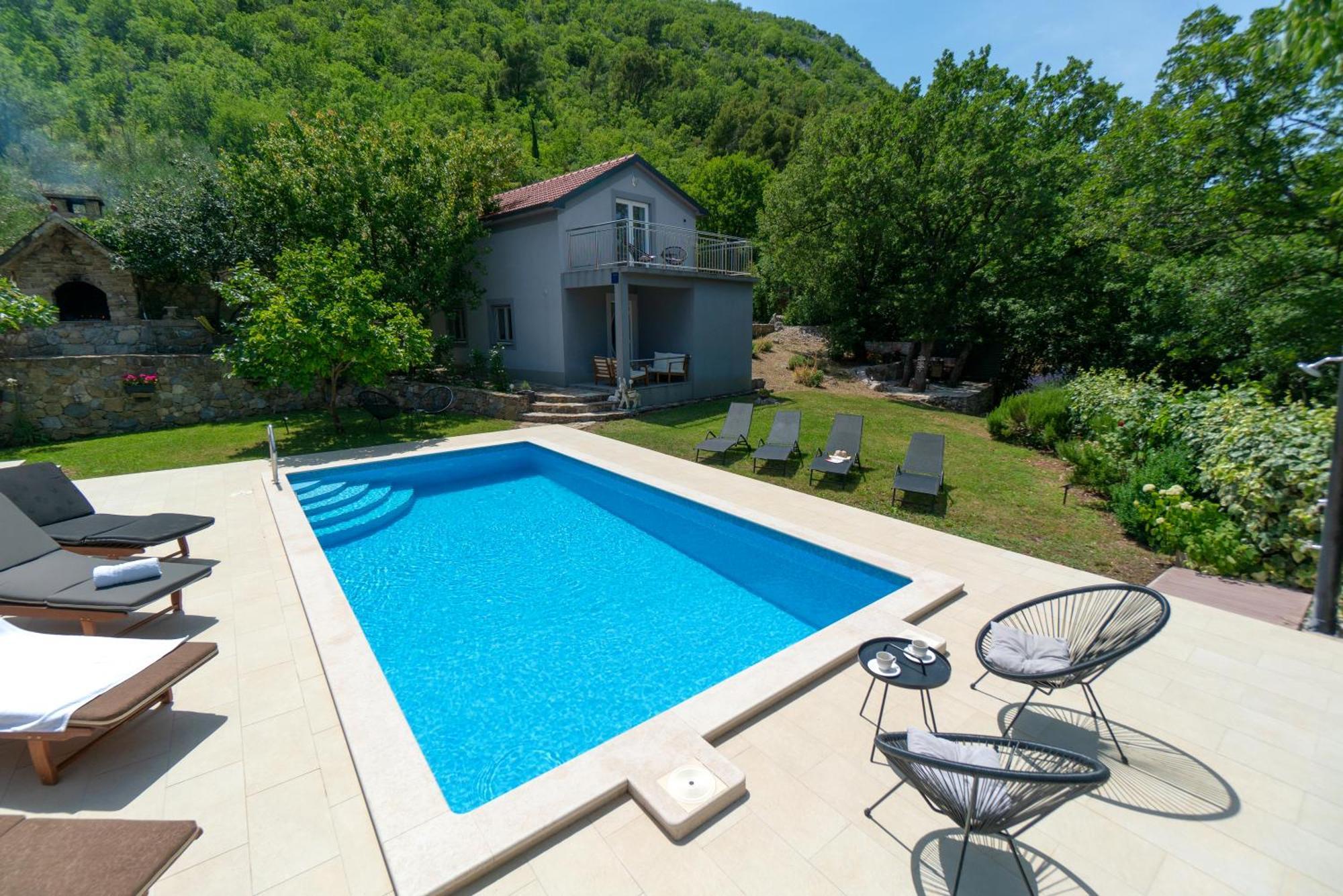 Apartments Srdanovic Omiš Buitenkant foto