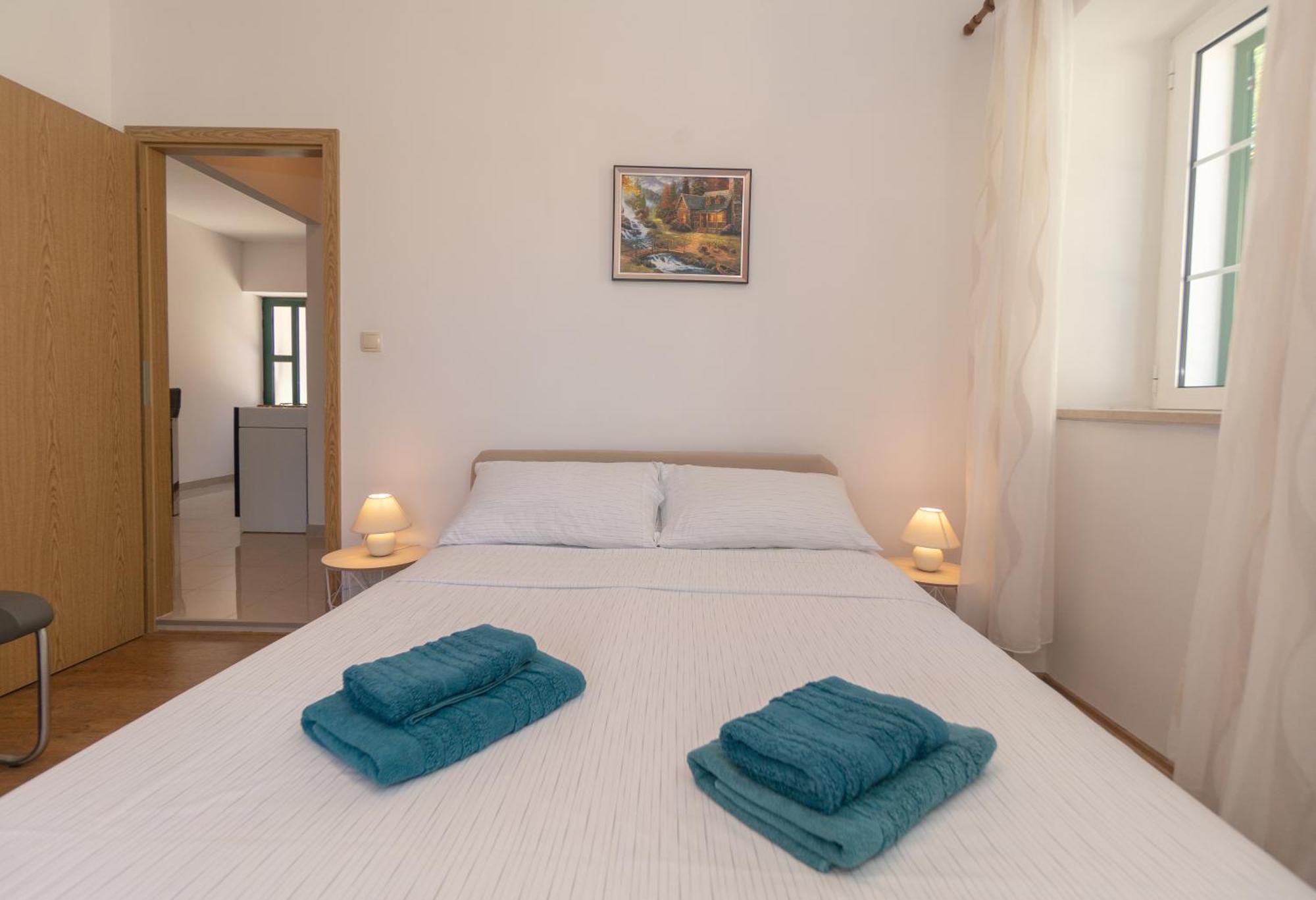 Apartments Srdanovic Omiš Buitenkant foto